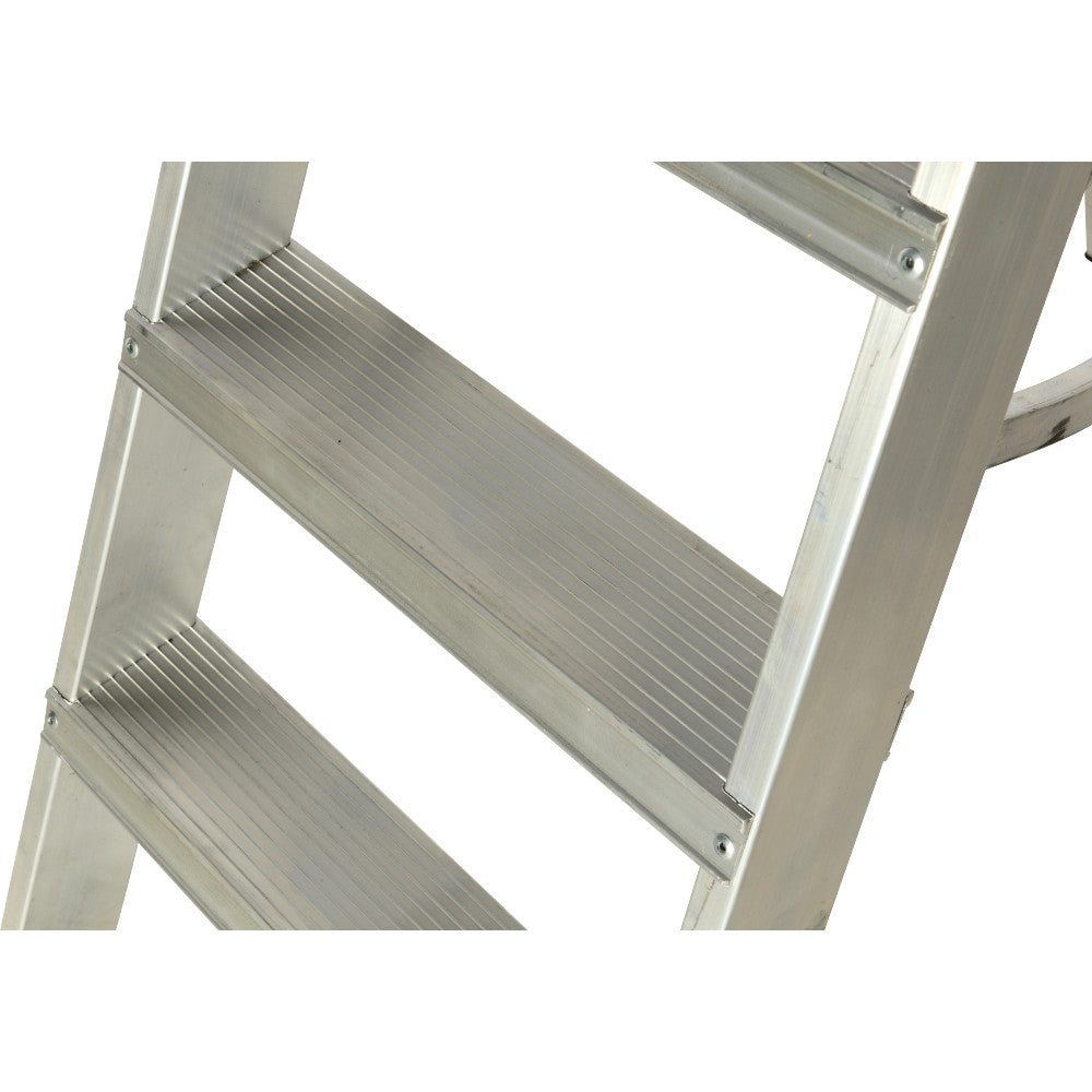 Youngman Class 1 Platform Stepladders treads