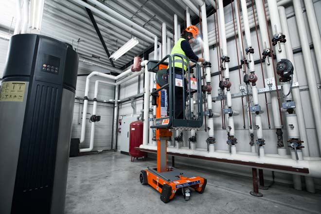 Pecolift Non-Powered Access Platform In Use
