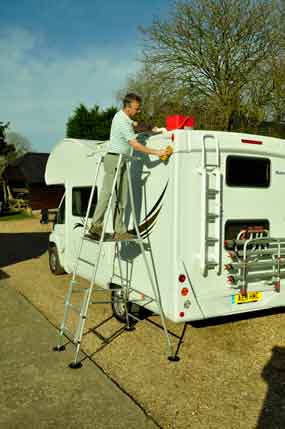 hedgemaster-caravan