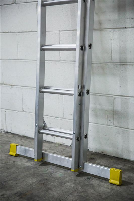 Trade Double Section Extension Ladder - stabaliser bar