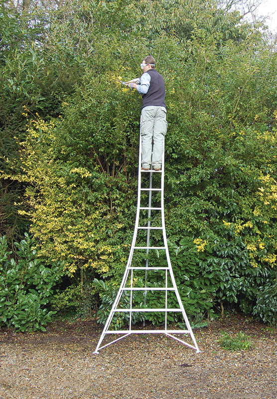 Platform Tripod Ladder - 1 Adjustable Leg